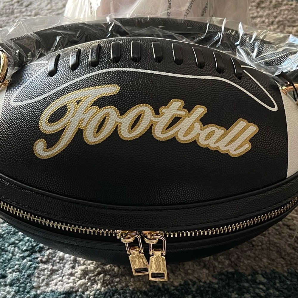 🏈Black Football-Shaped Hand Bag
